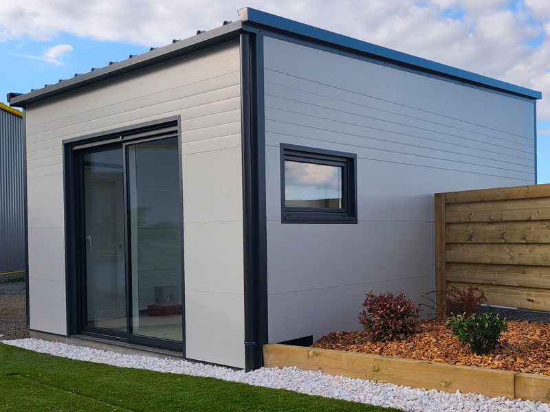 annexe-independante-panneaux-sandwich-gardenkub Annexe en panneaux sandwich aspect bois Morbihan