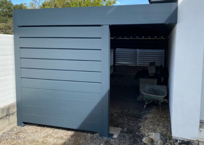 Carport alu en L fermé avec lames Morbihan