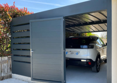 Carport alu en trapèze avec porte