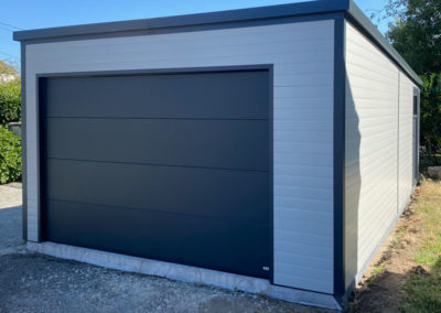 Garage design préfabriqué isolé sur mesure sans entretien