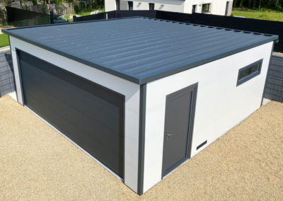 Garage design préfabriqué isolé sur mesure sans entretien