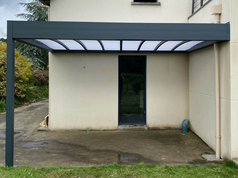 Pergola Polycarbonate 32 mm en Aluminium Adossée Sur Mesure